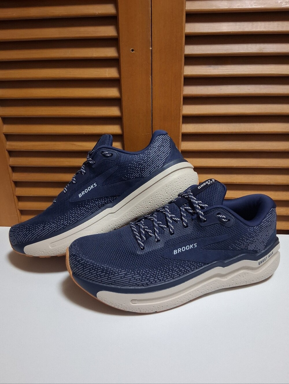Brooks Ghost MAX 2 Navy Cream Women's Running Shoe * Size: 9.5 (Medium) * NEW